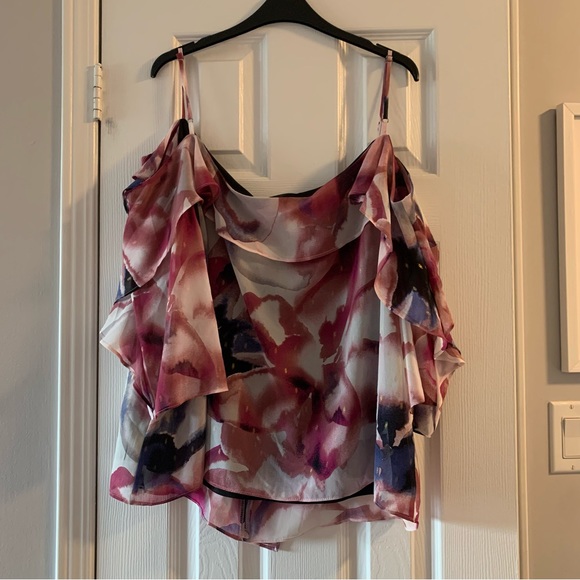 Le Chateau Printed Cold Shoulder Ruffle Blouse - Picture 5 of 9